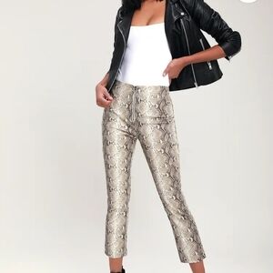GRACE Lulu's Ensley Beige Snake Print Vegan Leather Pants. Small